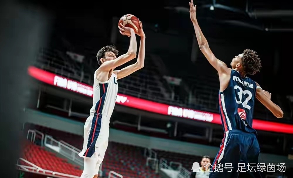 法国队完胜日本队，郑思维高光表现